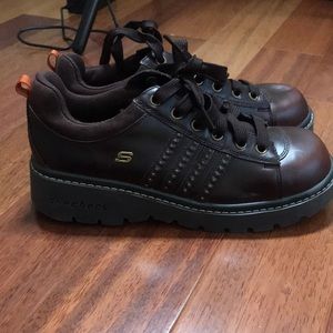Vintage maroon sketchers